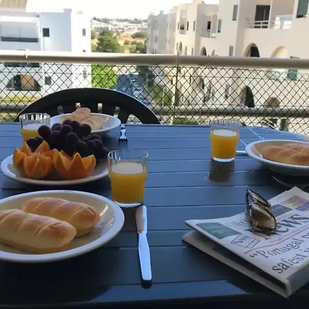 The Albufeira Concierge - Cozy Salgados Guia (Faro)